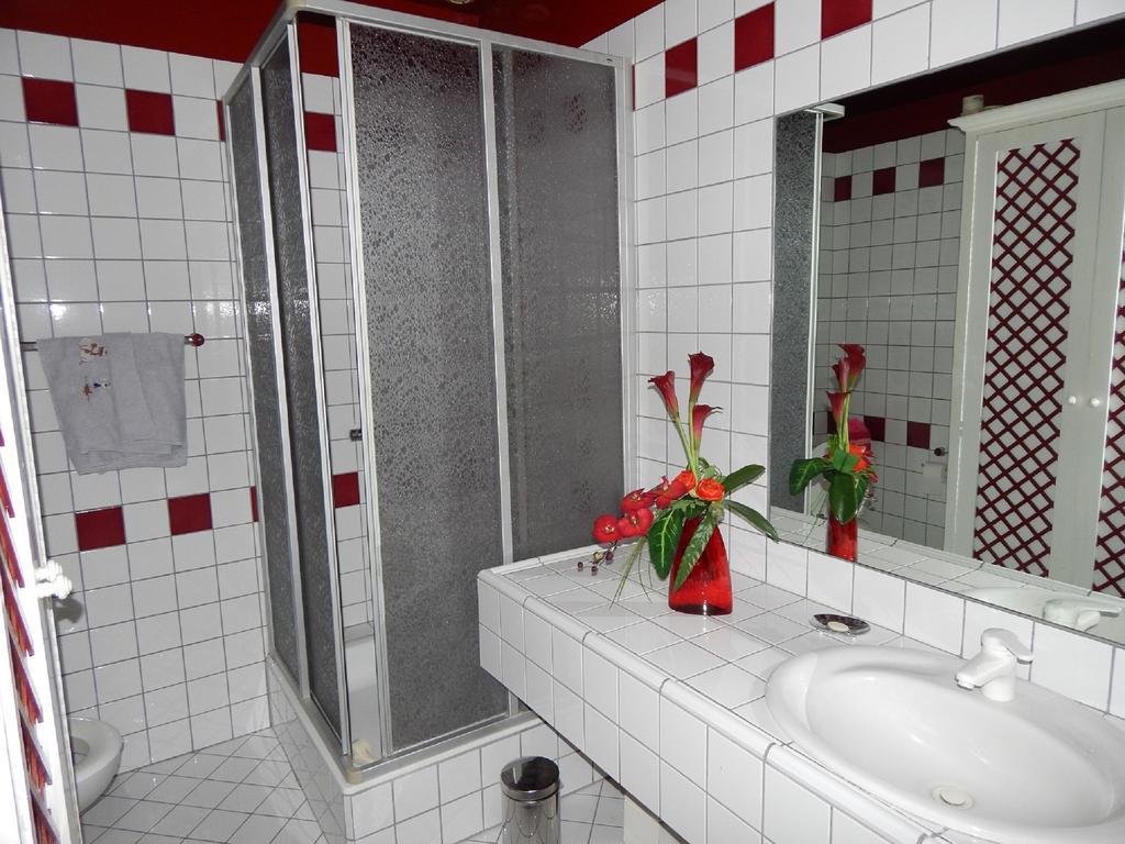 לינה וארוחת בוקר Corbehem Manoir Les Cedres חדר תמונה